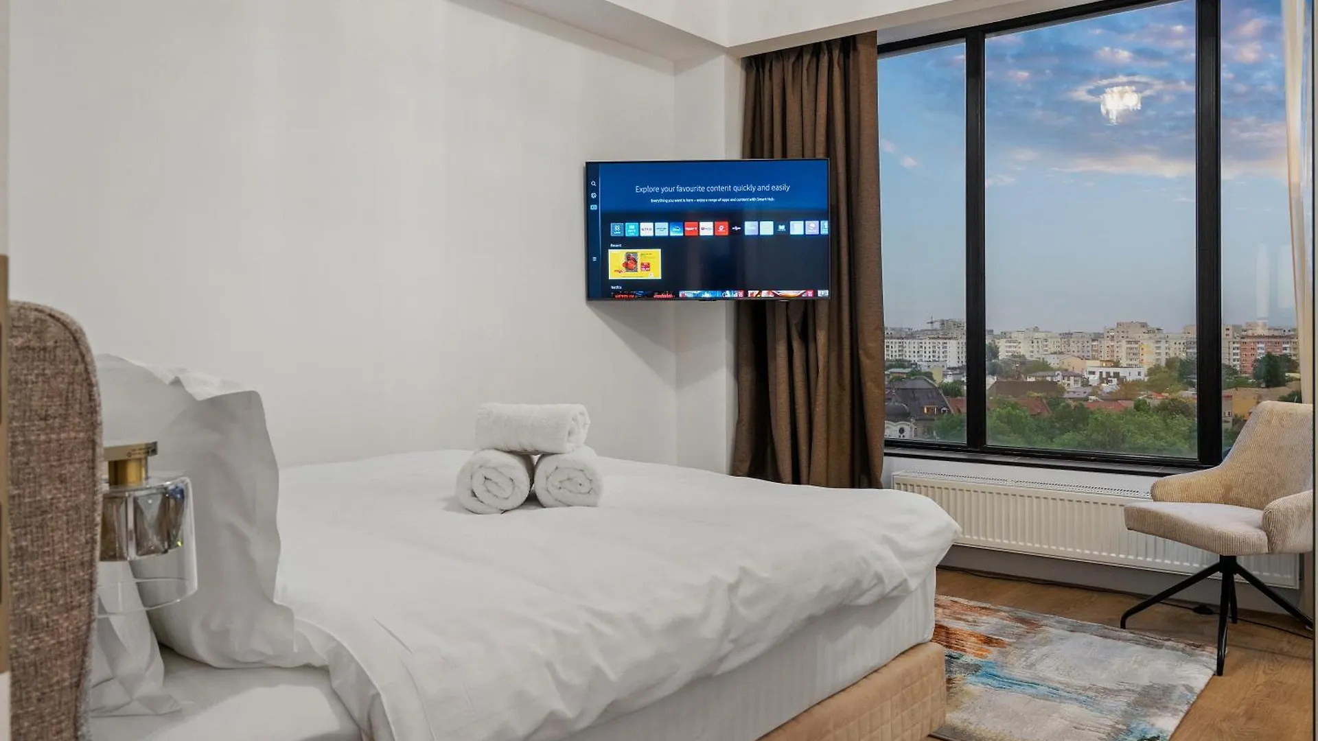 Crown Penthouse - Luxurious, Spa & Vista , By Uni88 Apartments Bukurešť