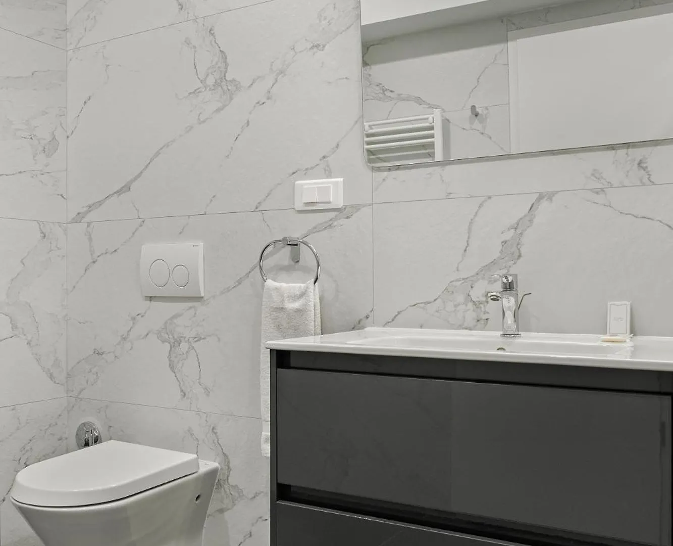 Crown Penthouse - Luxurious, Spa & Vista , By Uni88 Apartments Bucharest