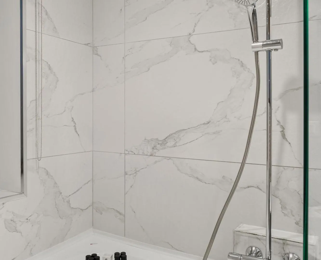 בוקרשט Crown Penthouse - Luxurious, Spa & Vista , By Uni88 Apartments 0*,