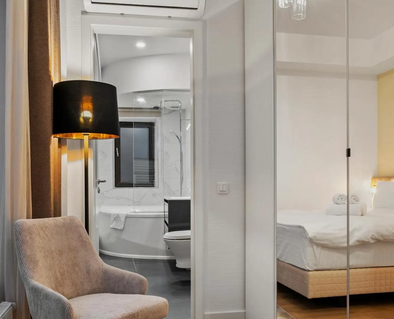 Crown Penthouse - Luxurious, Spa & Vista , By Uni88 Apartments Bucharest Romania