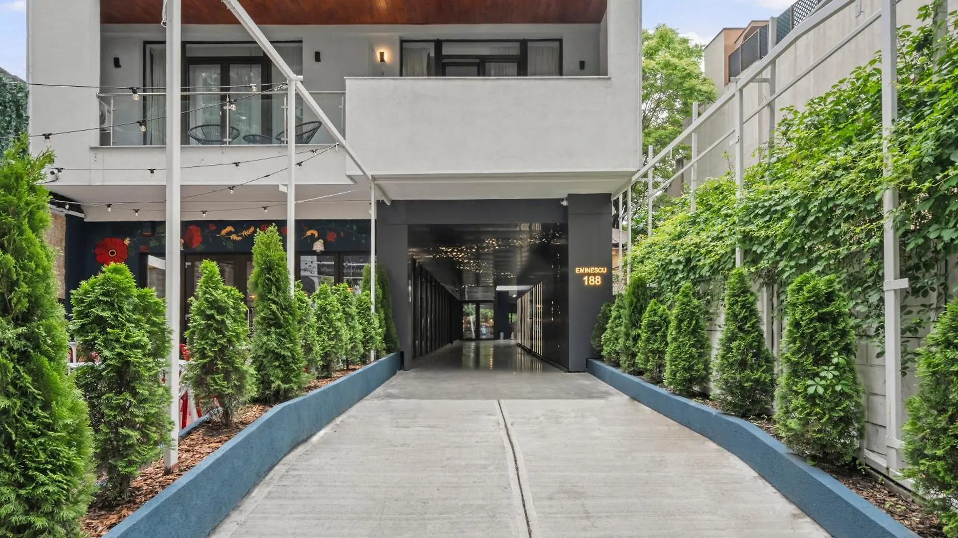 בוקרשט Crown Penthouse - Luxurious, Spa & Vista , By Uni88 Apartments 0*,  רומניה